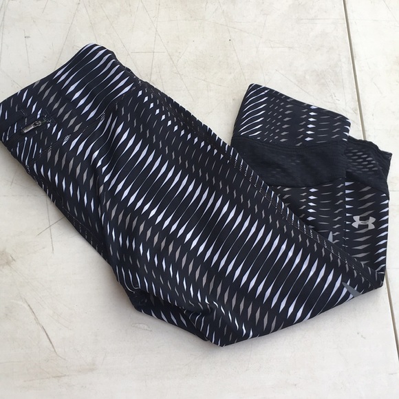 Under Armour Other - Under Armour cropped leggings Under Armour Other - Under Armour cropped leggings